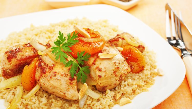 El tajín de pollo puede acompañarse de cuscús o un poco de arroz