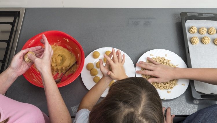 Los panellets es un dulce perfecto para celebraciones familiares o con amigos